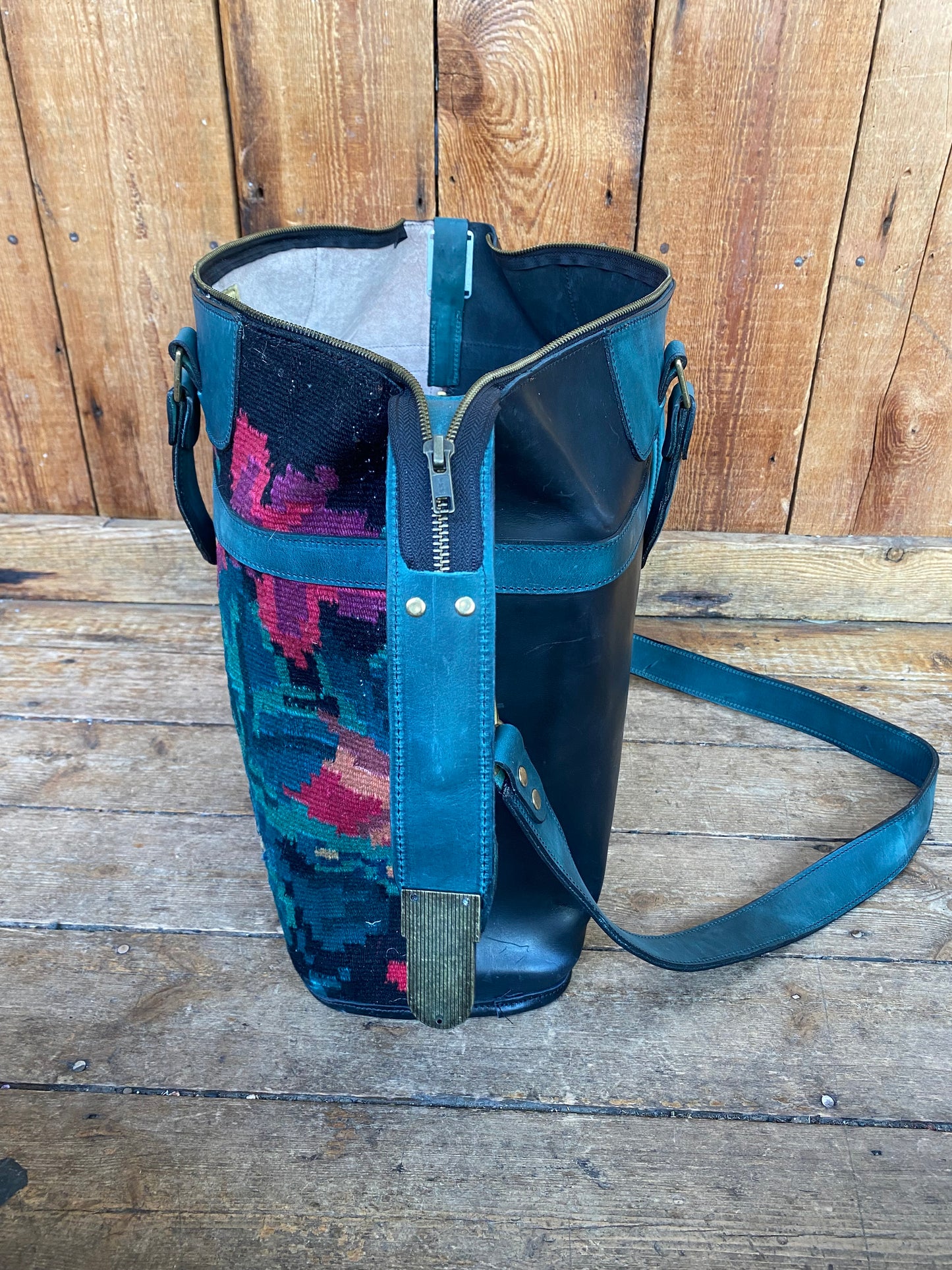 Mauve Carry On