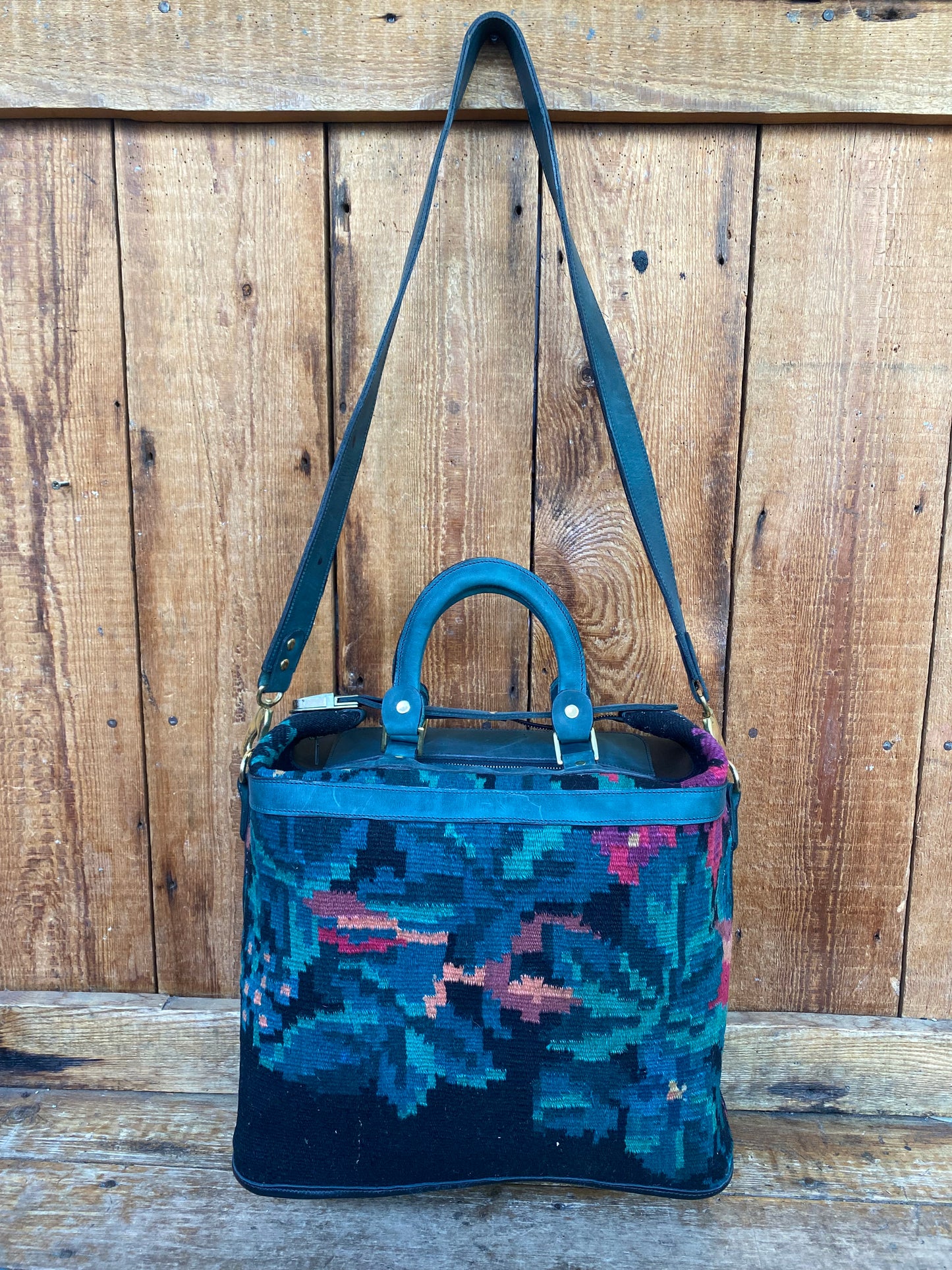 Mauve Carry On